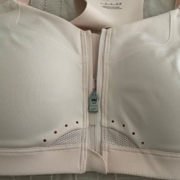 Nike sports bra - Picture 4 of 4